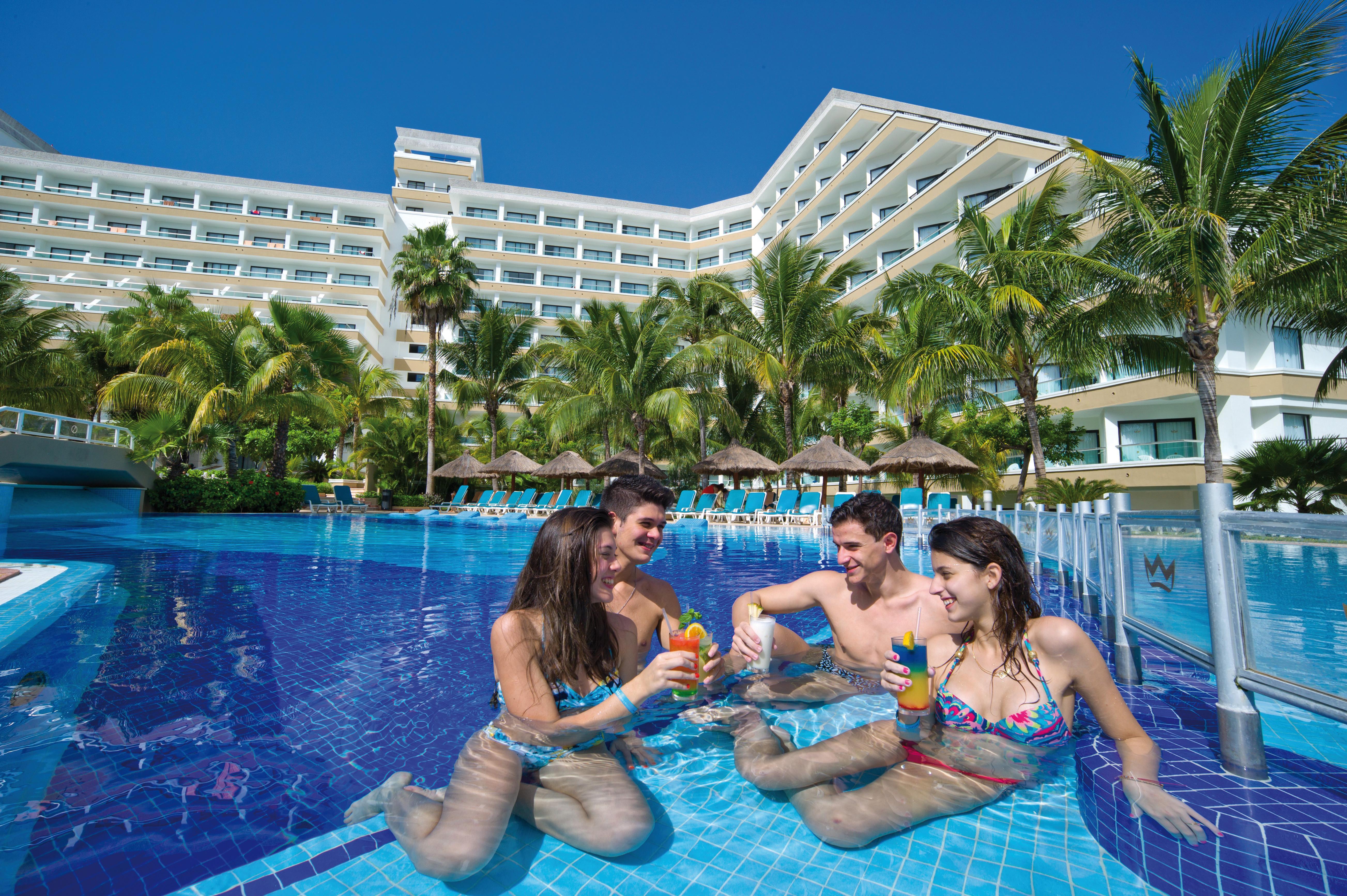 Riu Caribe Hotel Cancun Exterior photo